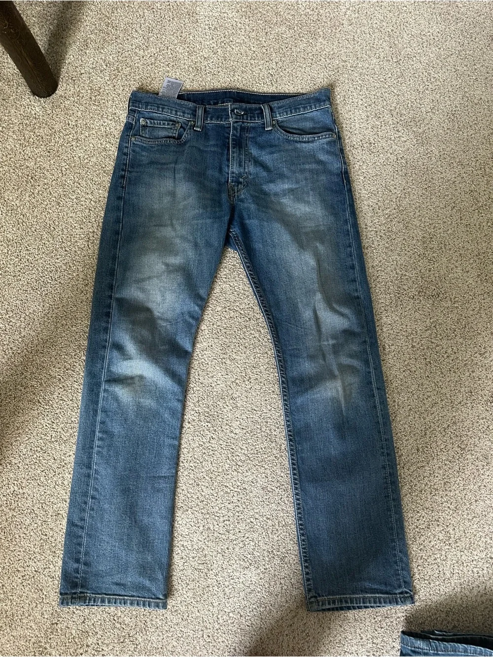 Levis slim straight